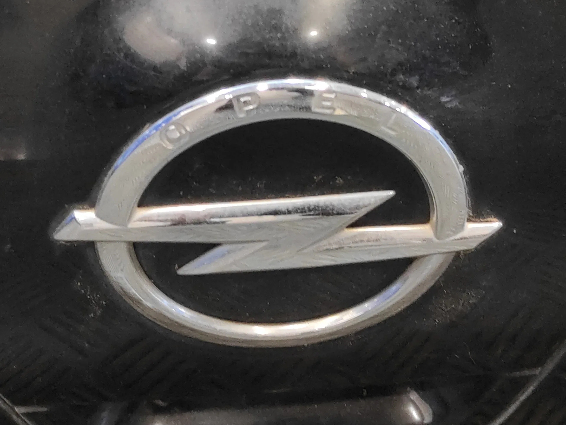 Porton Trasero para Opel Astra J Lim.