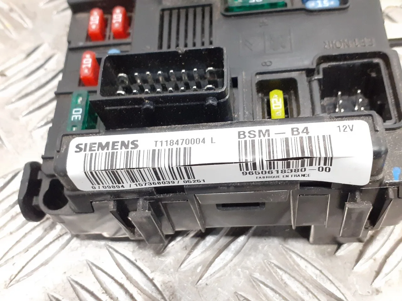 Caja Reles / Fusibles para Peugeot 1007