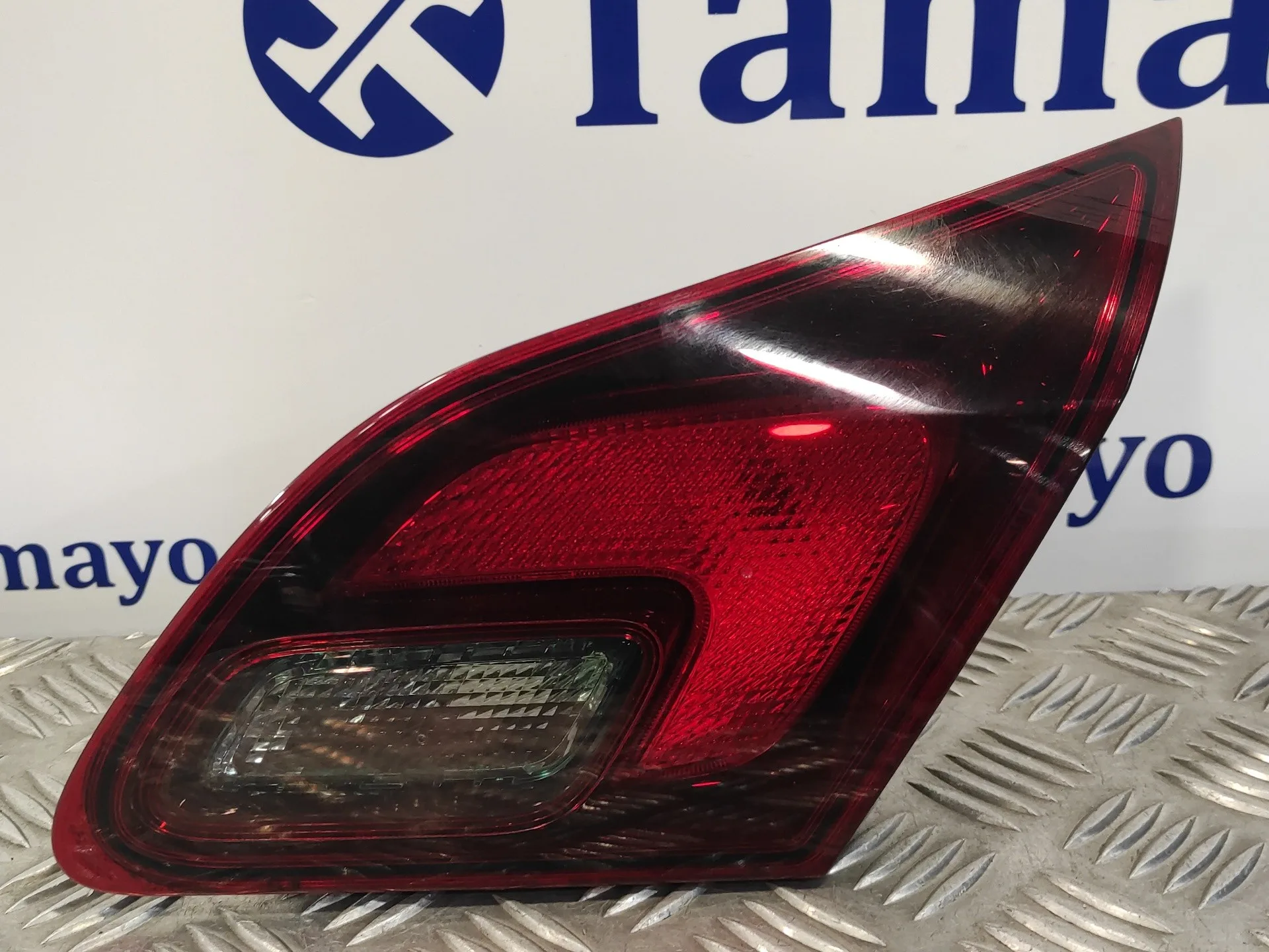 Piloto Trasero Derecho Interior para Opel Astra J Lim.