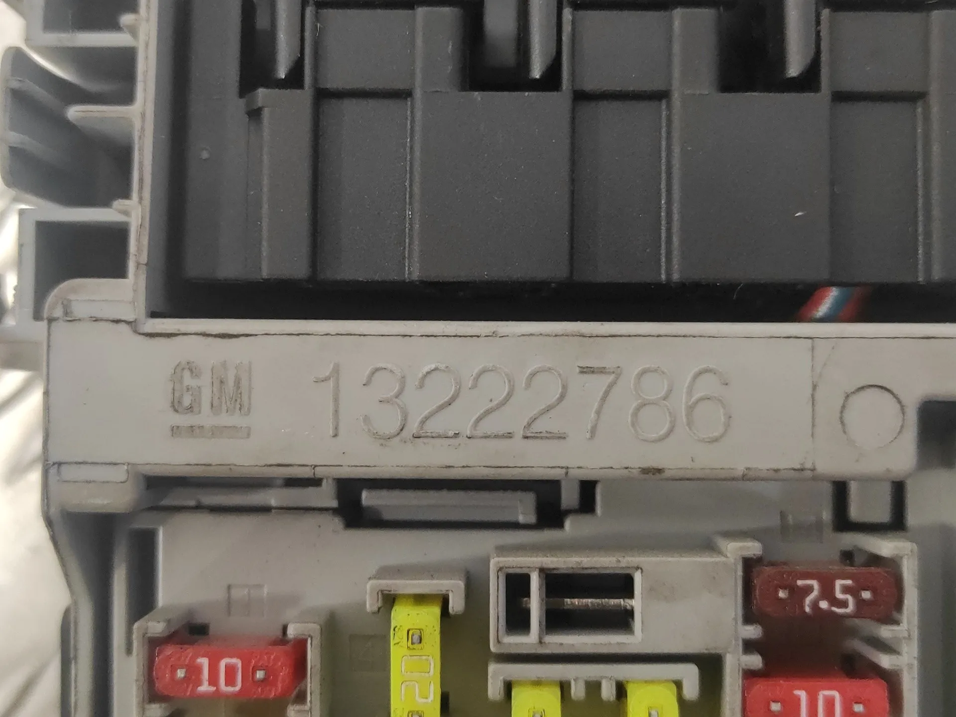 Caja Reles / Fusibles para Opel Astra J Lim.