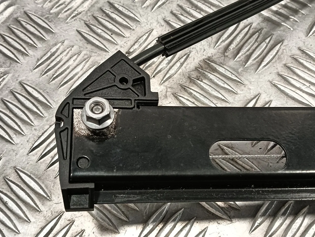 Elevalunas Trasero Izquierdo para Seat Ibiza (Kj1)