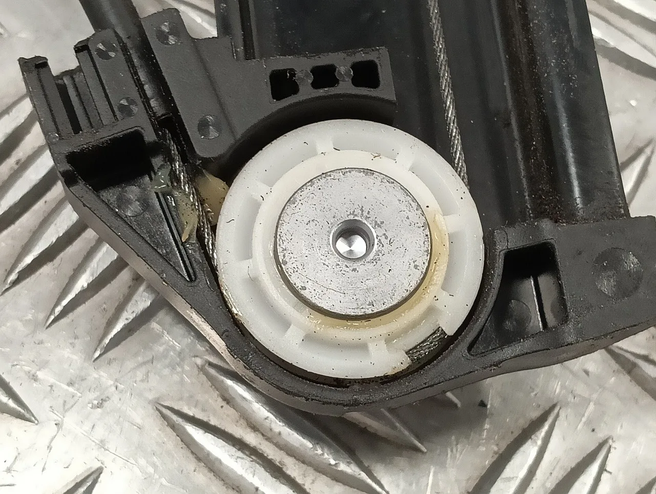 Elevalunas Delantero Izquierdo para Seat Ibiza (Kj1)