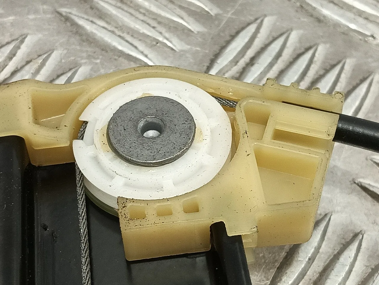 Elevalunas Delantero Izquierdo para Seat Ibiza (Kj1)