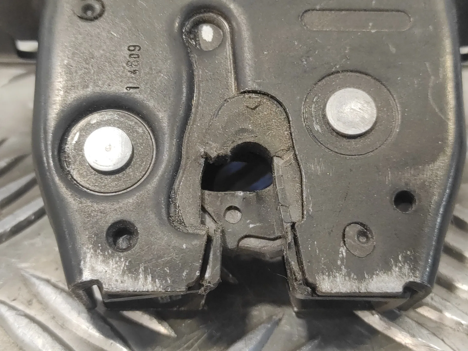 Cerradura Maletero / Porton para Opel Astra J Lim.