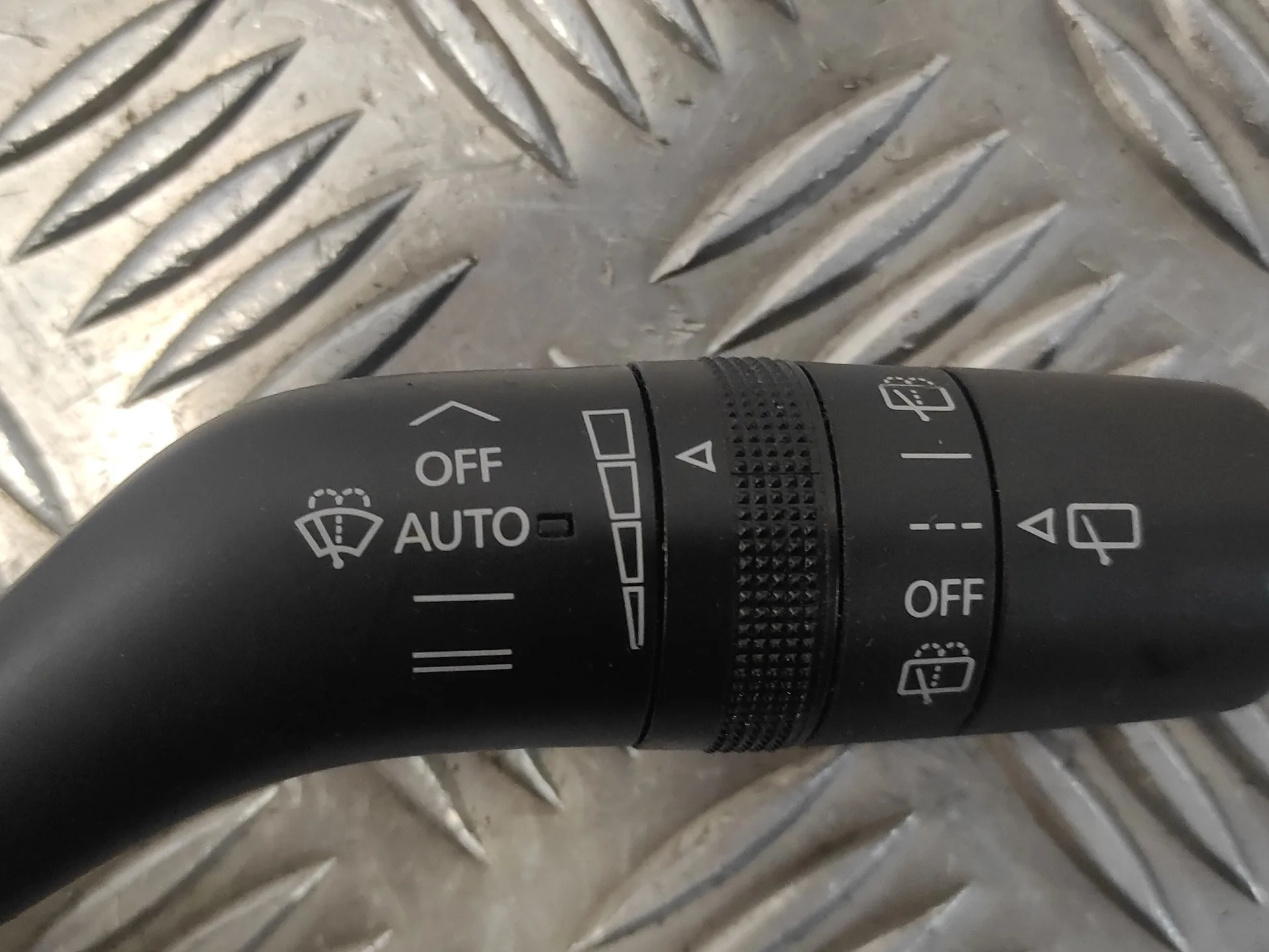 Mando Limpia para Mazda 3 Berlina (Bp)