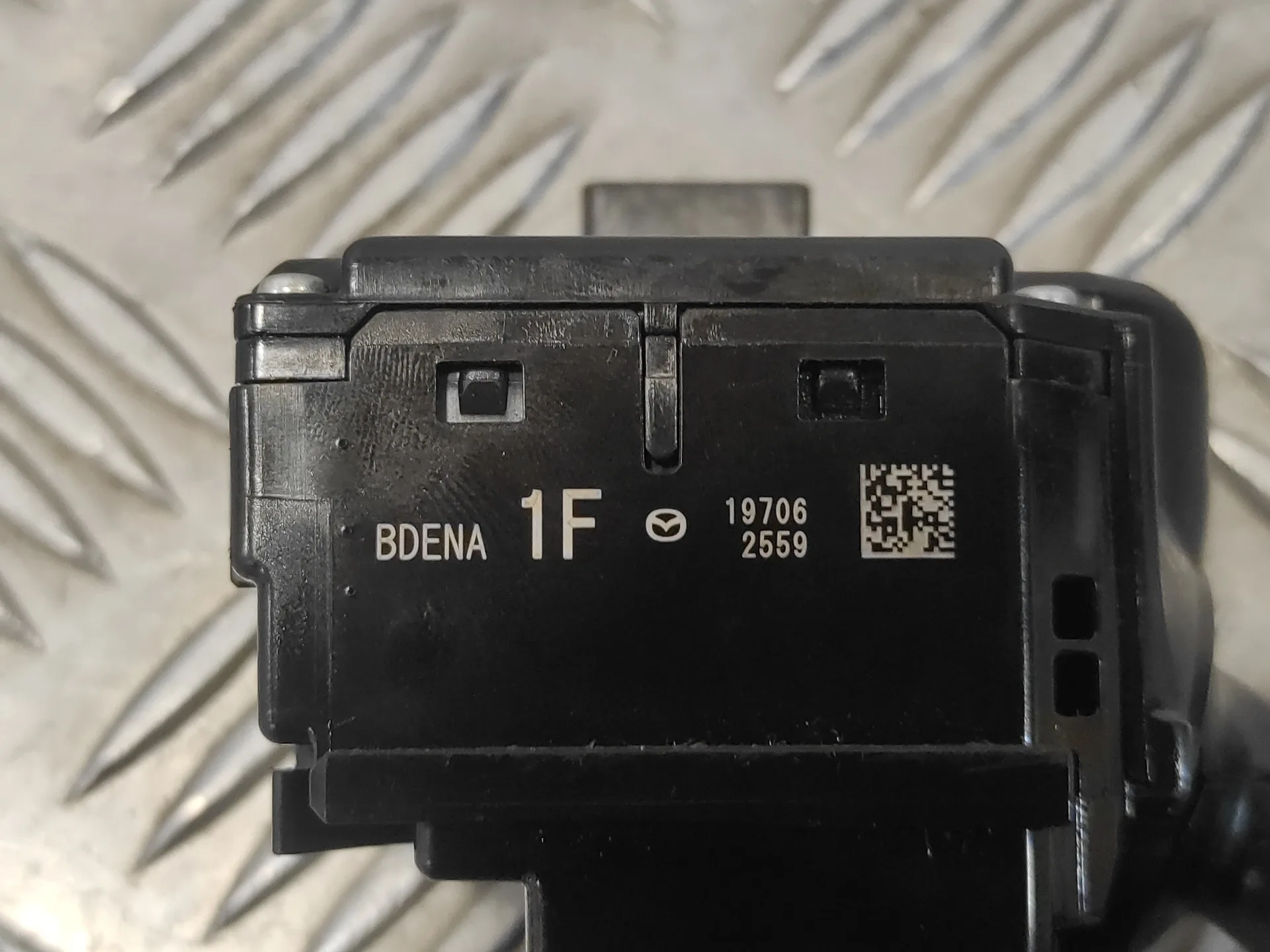 Mando Limpia para Mazda 3 Berlina (Bp)