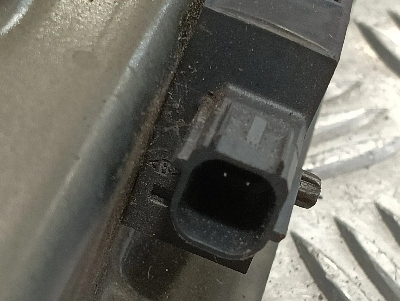 Travesano Superior para Opel Astra J Lim.