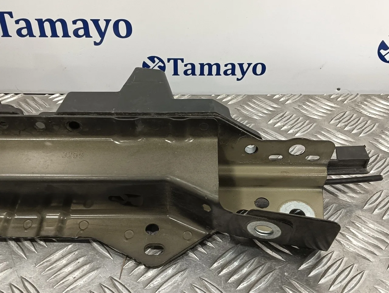 Travesano Superior para Opel Astra J Lim.