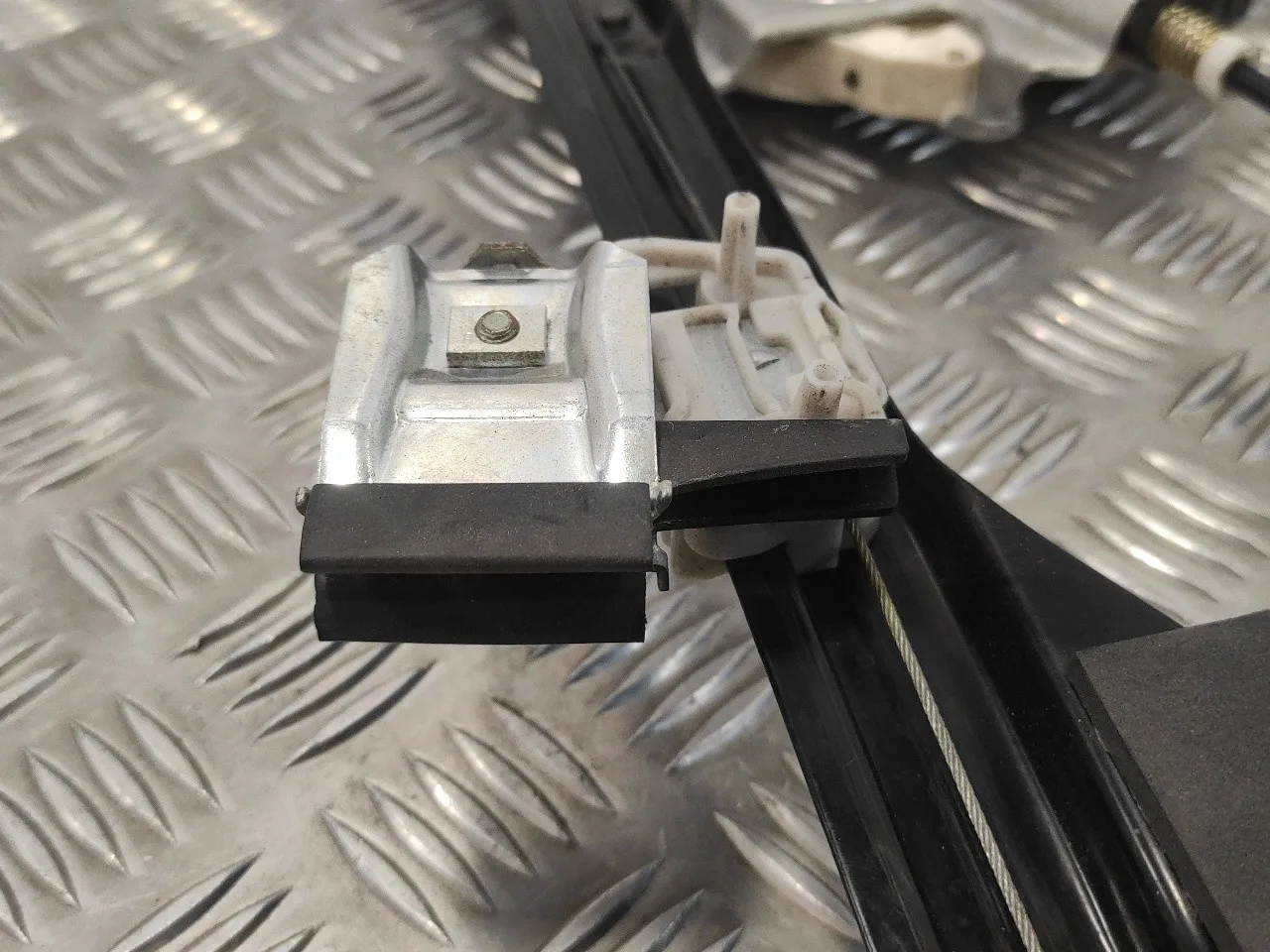 Elevalunas Delantero Derecho para Ford Focus Berlina (Cak)