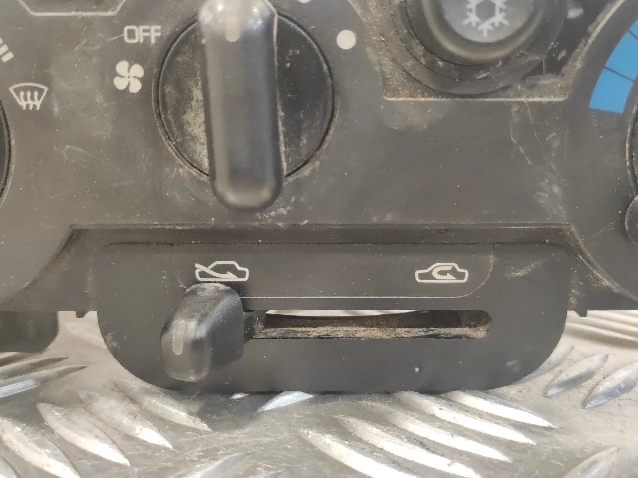 Mando Climatizador para Mitsubishi Eclipse (D30)