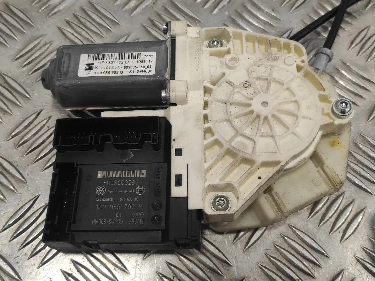 Elevalunas Delantero Derecho para Seat Leon (1P1)
