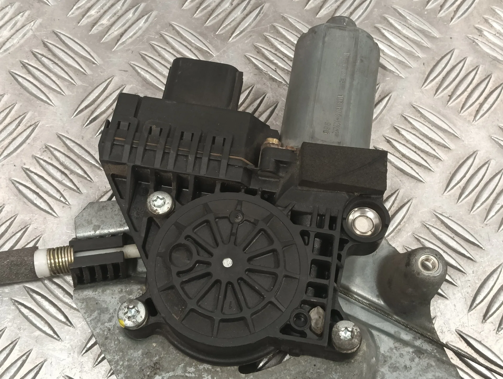 Elevalunas Delantero Derecho para Ford Focus Berlina (Cak)