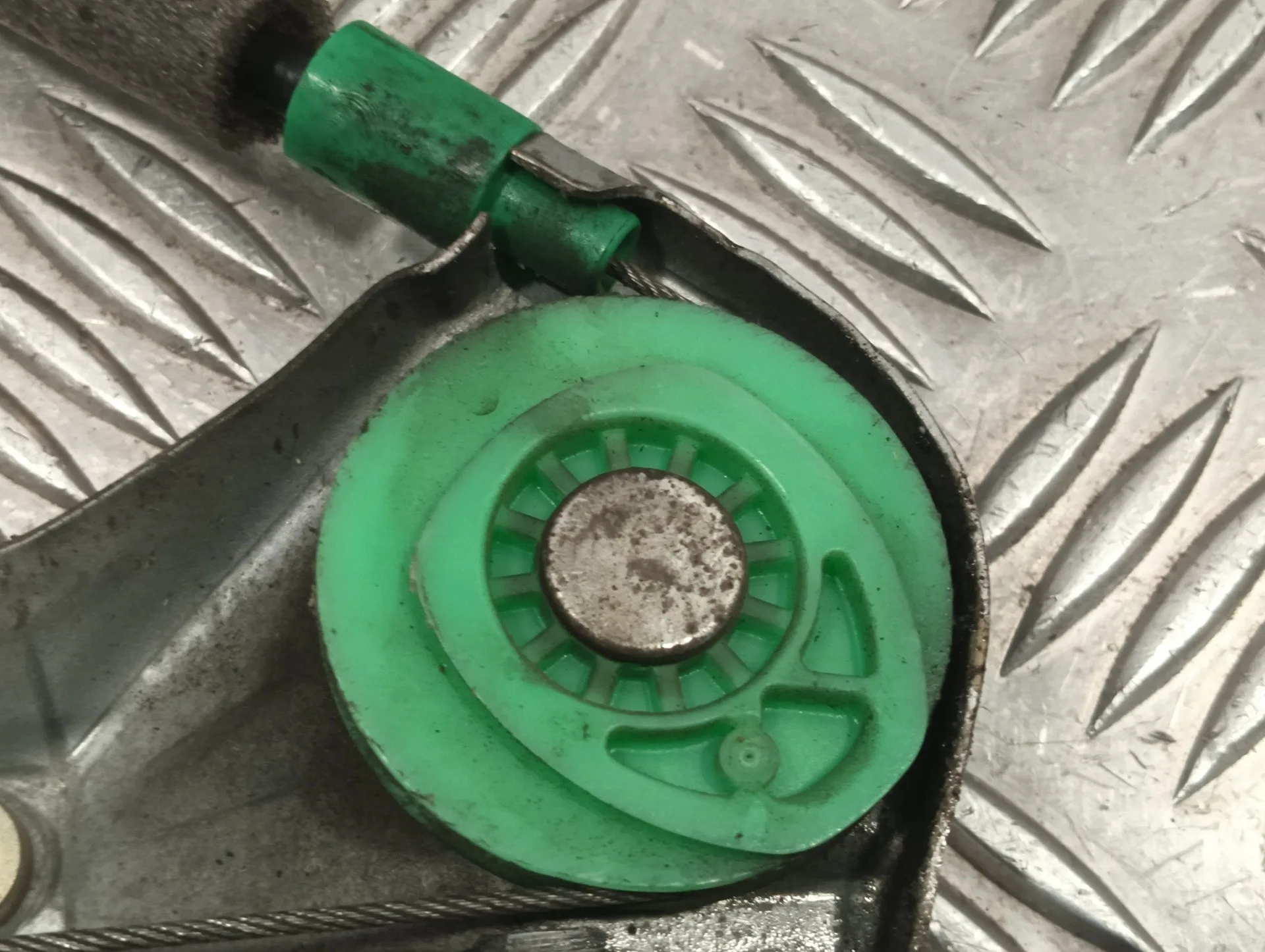 Elevalunas Delantero Derecho para Ford Focus Berlina (Cak)