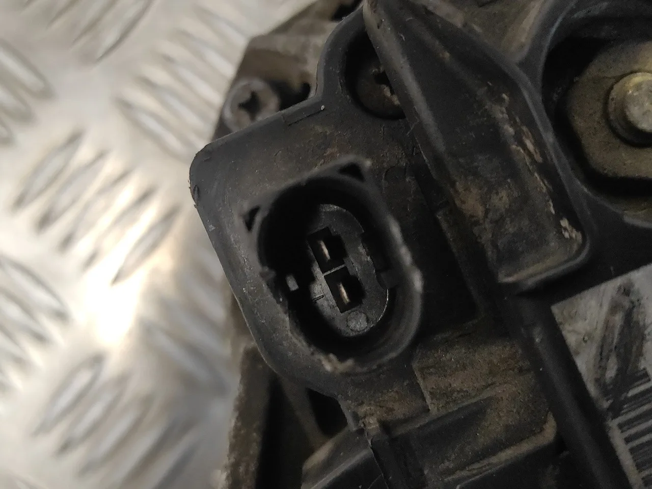 Alternador para Audi A4 Avant (8E)