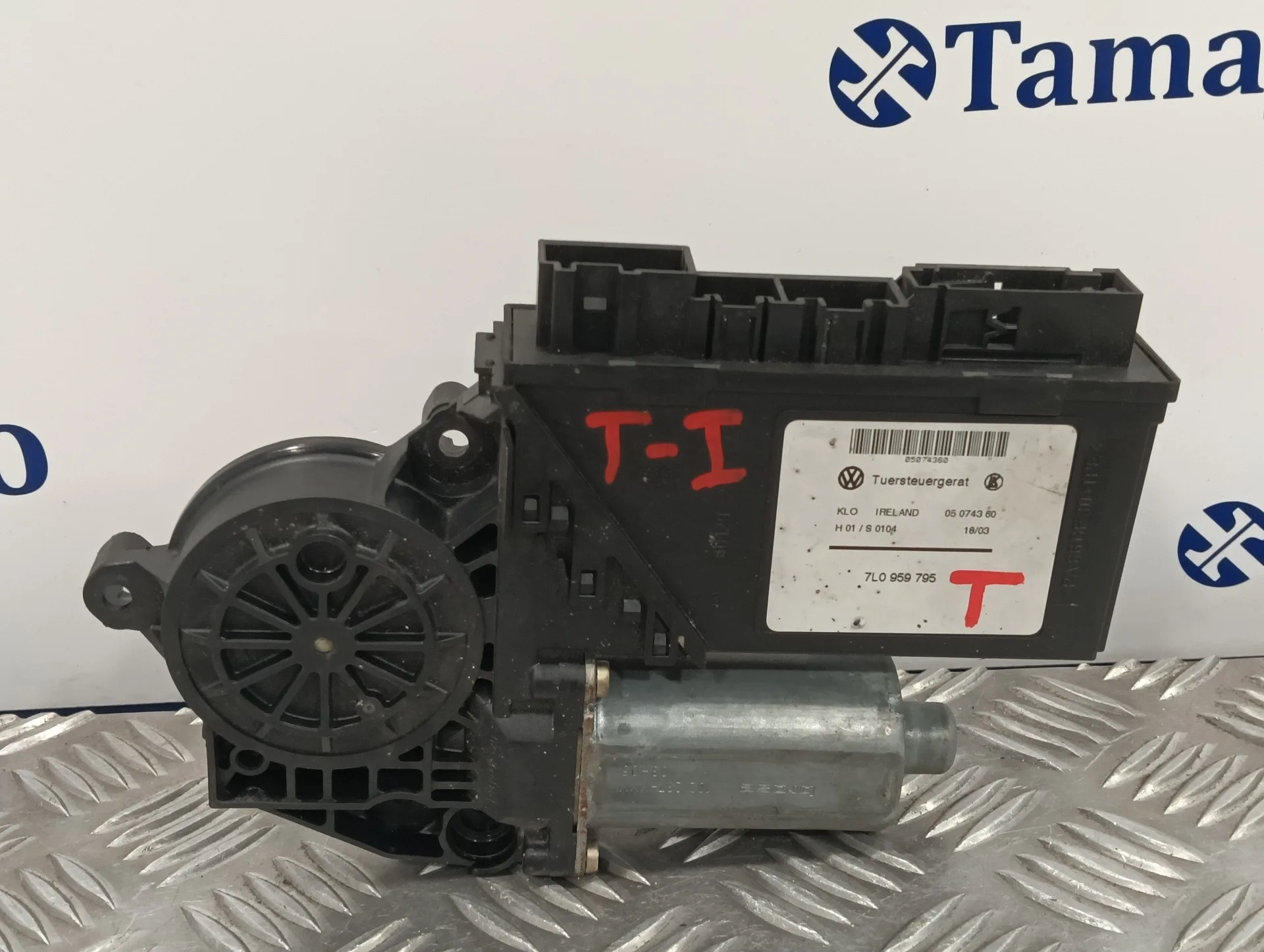 Motor Elevalunas Trasero Izquierdo para Volkswagen Touareg (7L6)