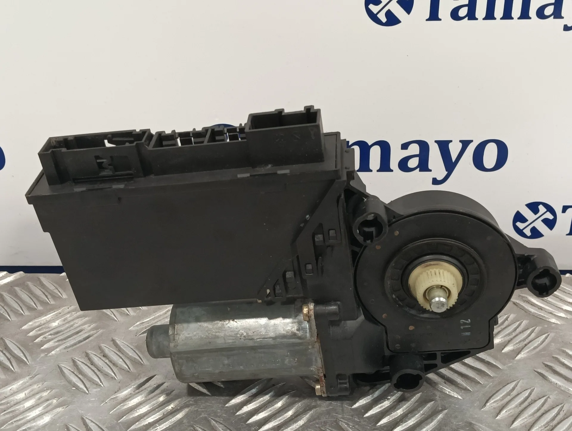 Motor Elevalunas Trasero Izquierdo para Volkswagen Touareg (7L6)