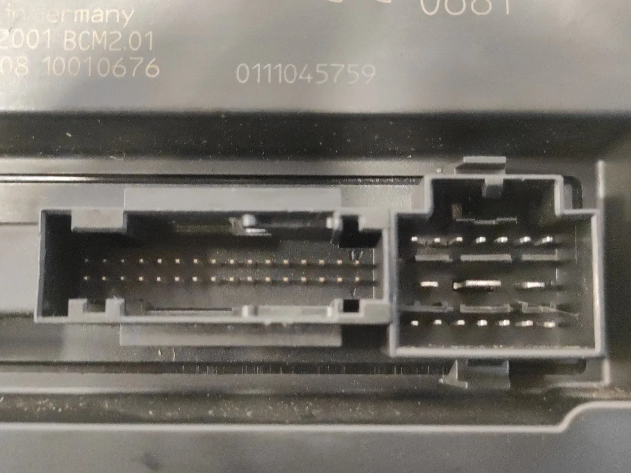 Caja Reles / Fusibles para Audi A4 Avant (8K5) (2008)