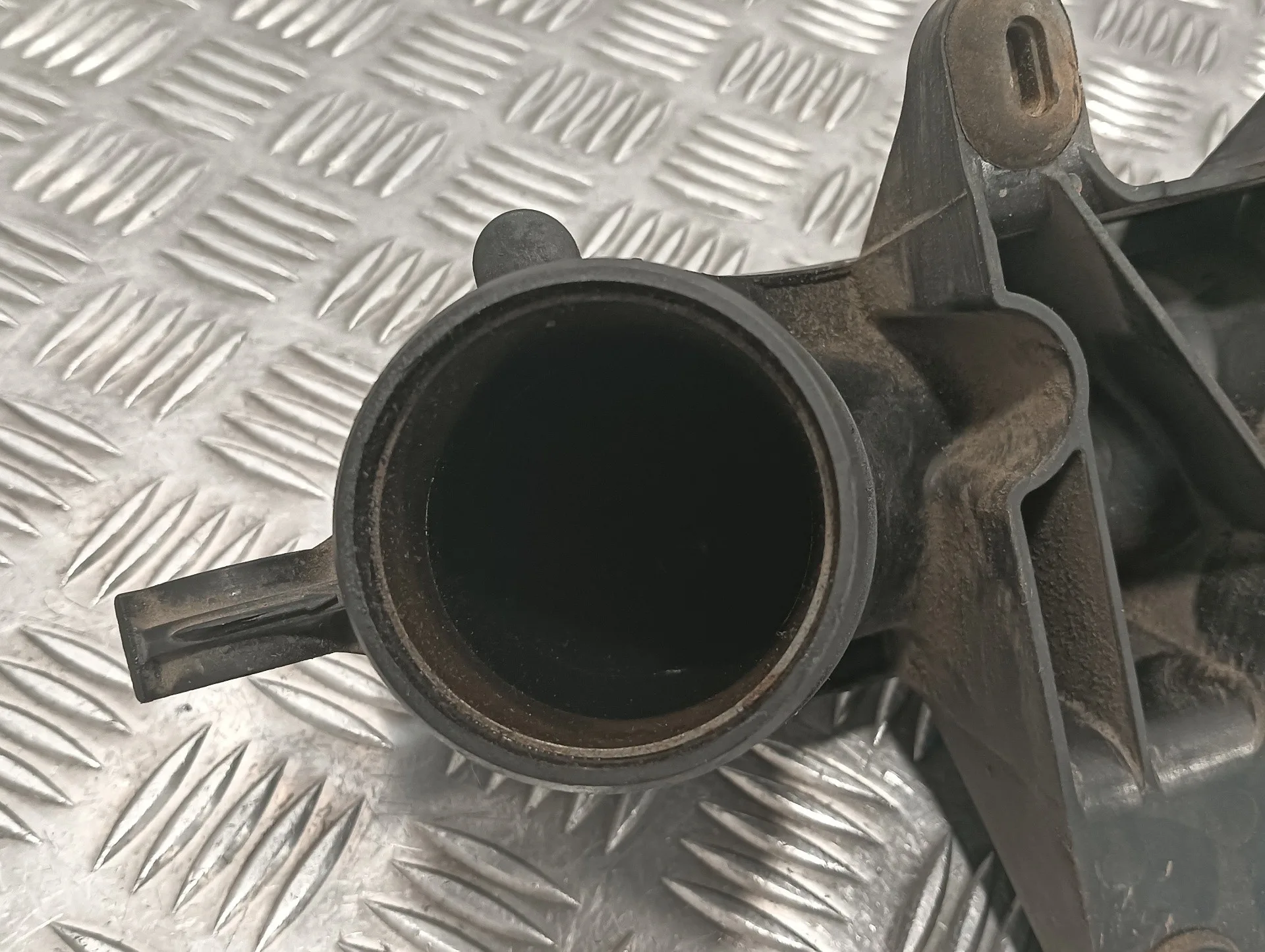 Tubo para Audi A4 Avant (8K5) (2008)
