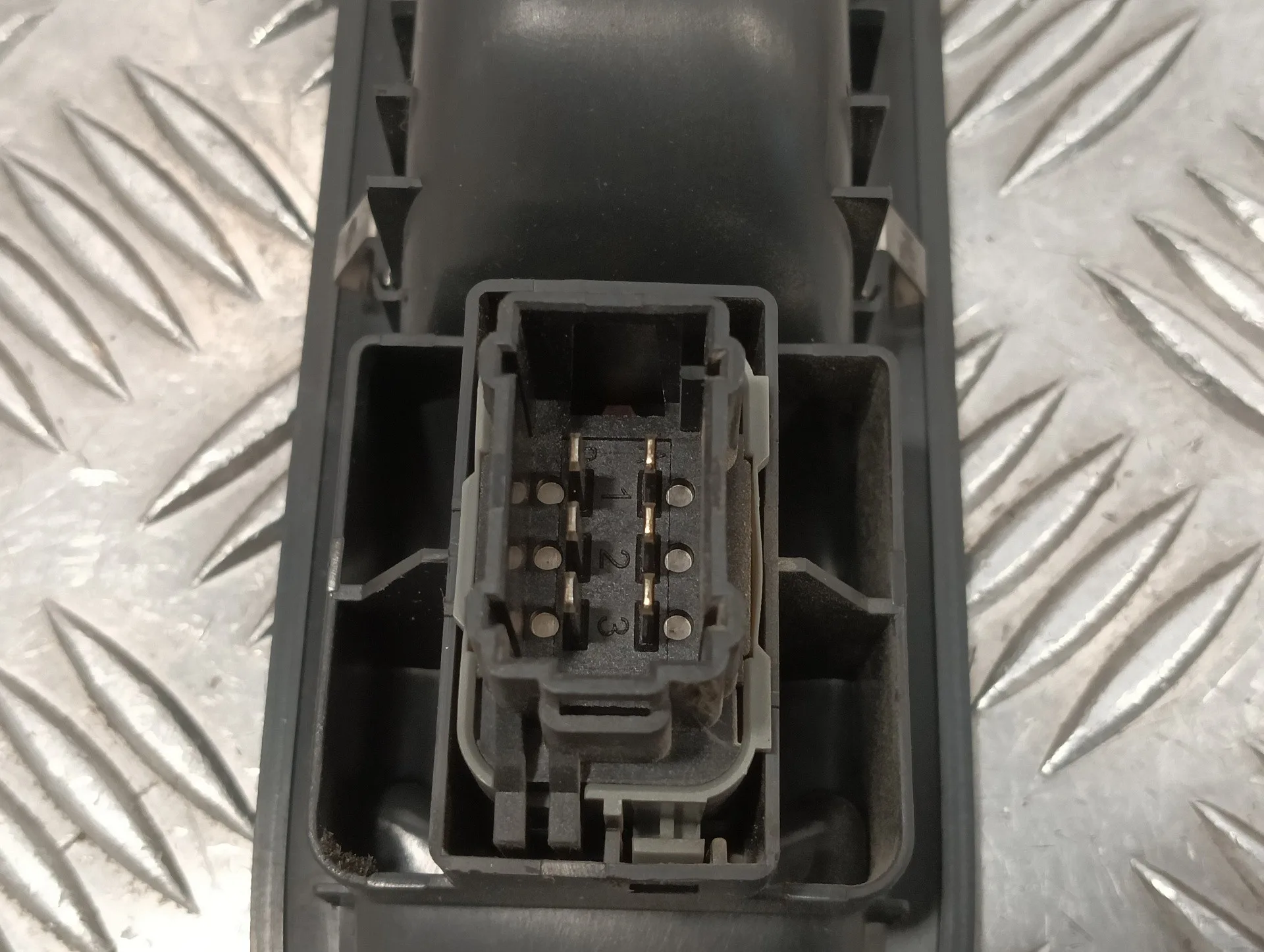 Mando Elevalunas Delantero Derecho para Renault Clio Iii