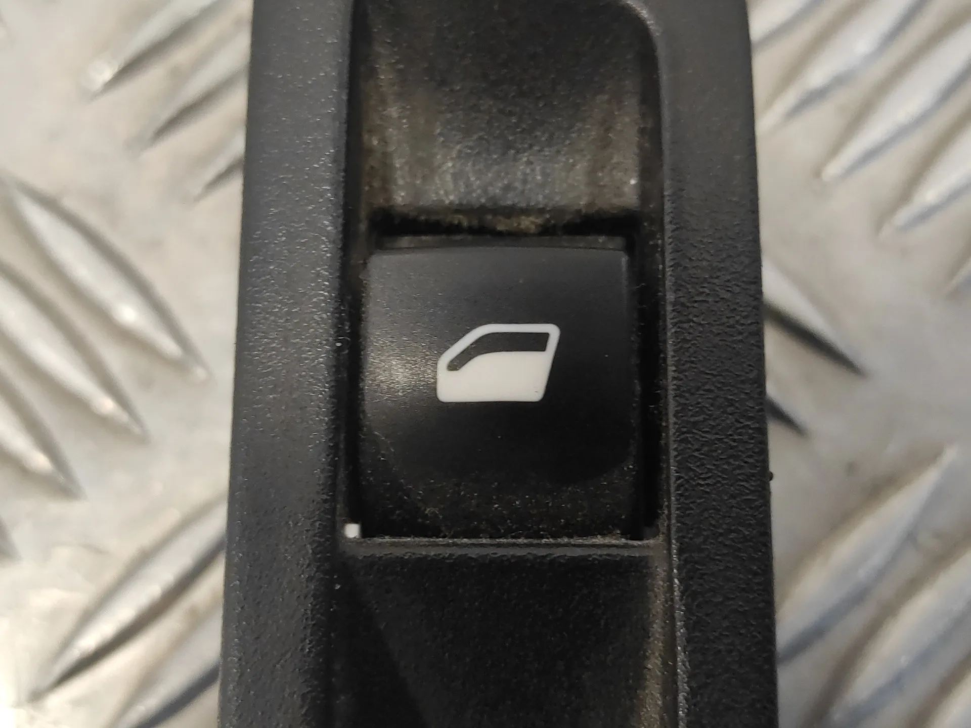Mando Elevalunas Delantero Izquierdo para Citroën C-Elysee