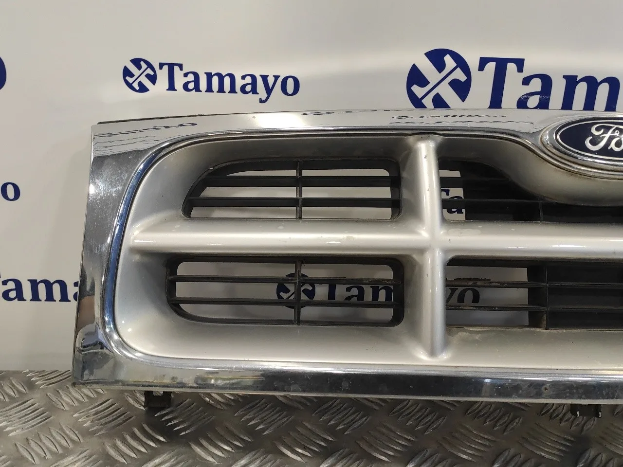 Rejilla Delantera para Ford Maverick (Nl)