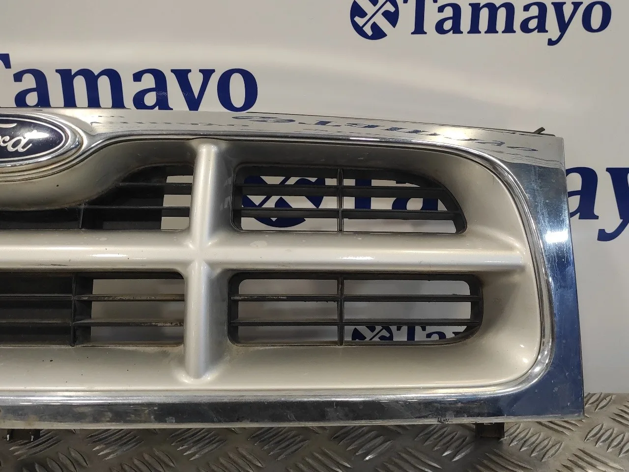Rejilla Delantera para Ford Maverick (Nl)