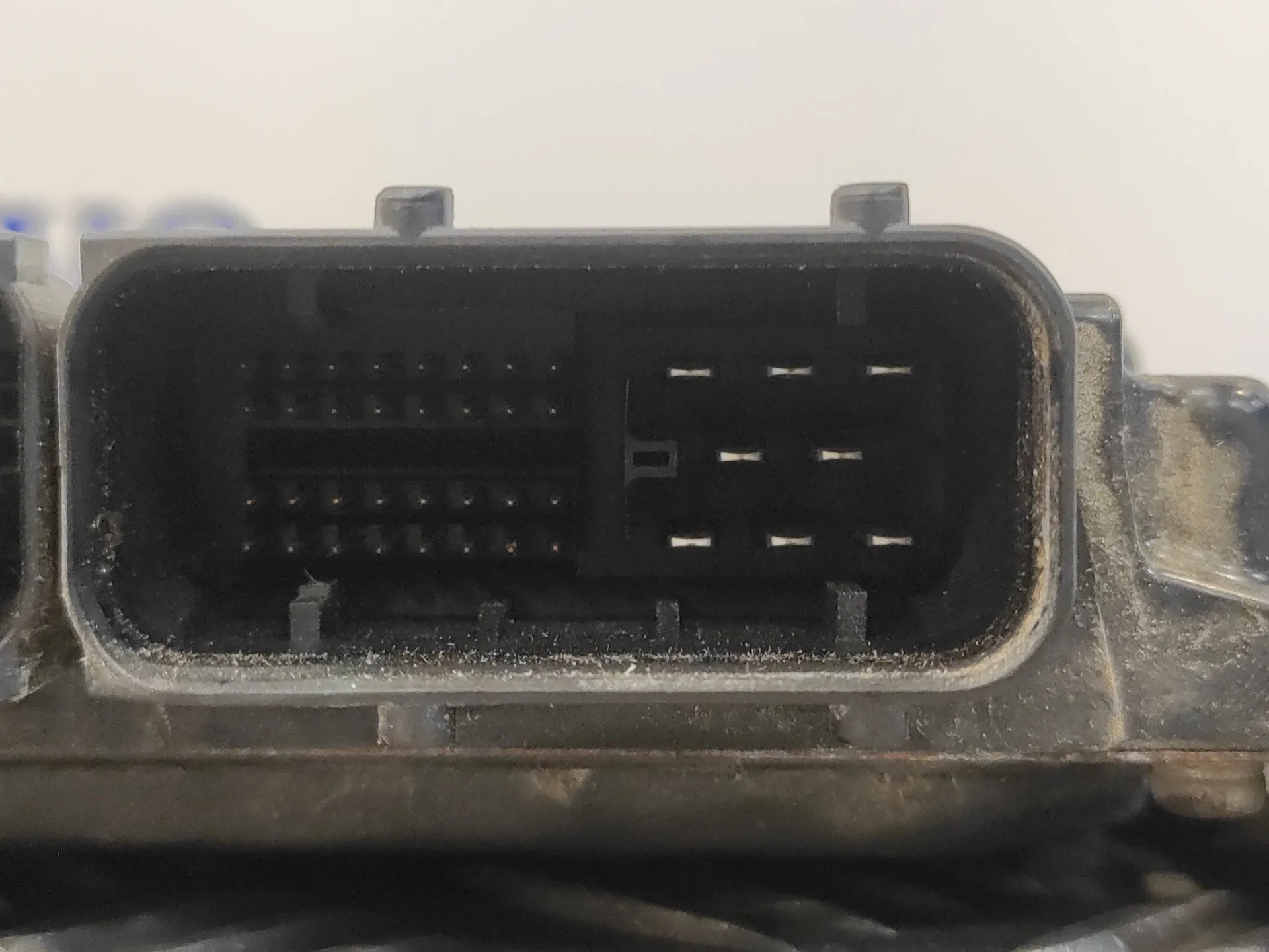 Centralita Motor Uce para Nissan Navara Pick-Up (D40M)