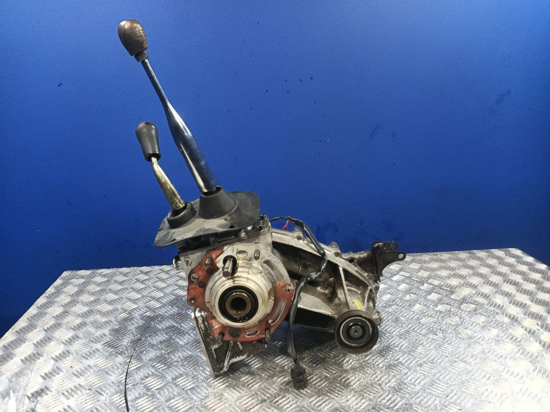 Caja Transfer para Mitsubishi Montero (L040)