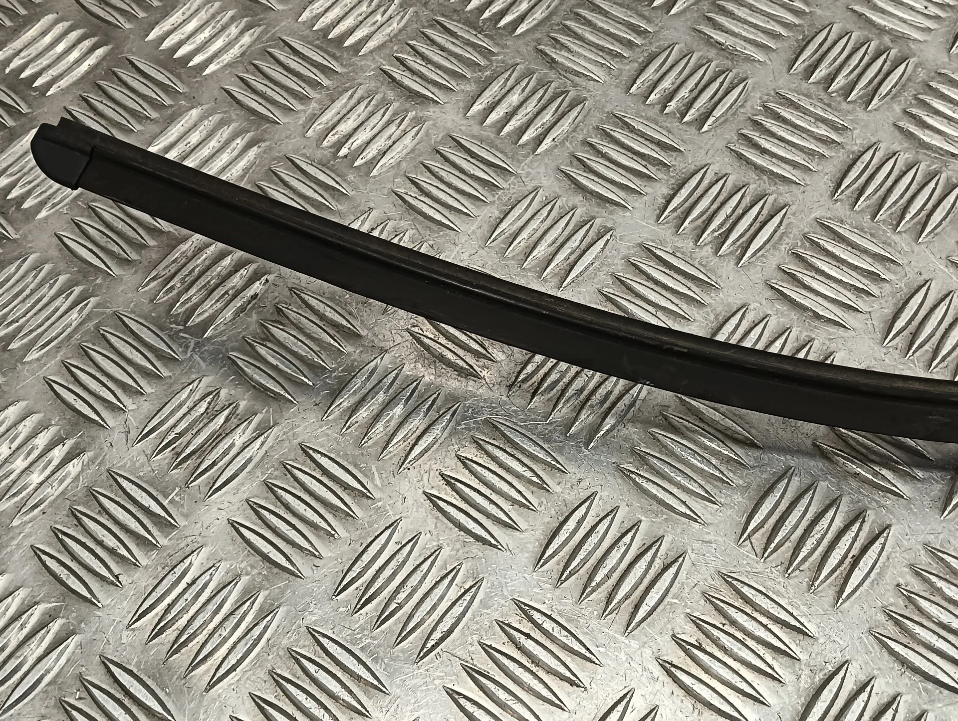 Brazo Limpia Delantero Izquierdo para Ford Focus Lim. (Cb8)
