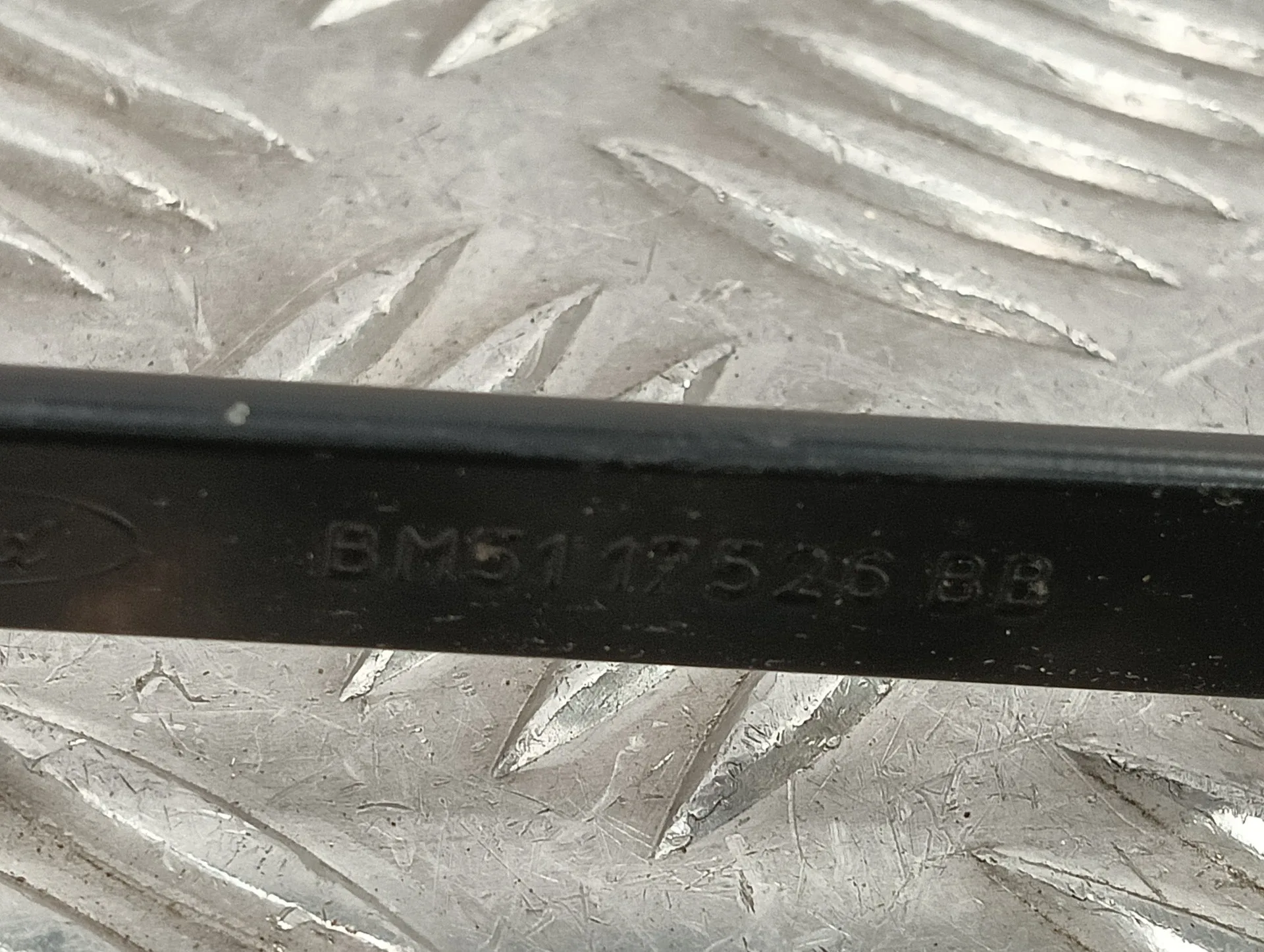 Brazo Limpia Delantero Derecho para Ford Focus Lim. (Cb8)