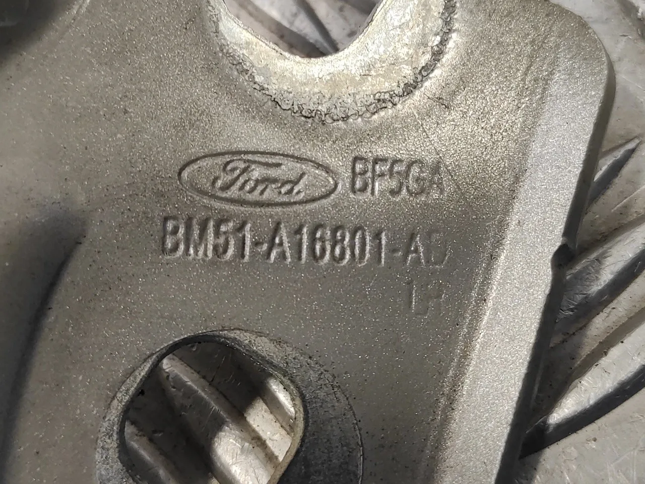 Visagra Capo para Ford Focus Lim. (Cb8)