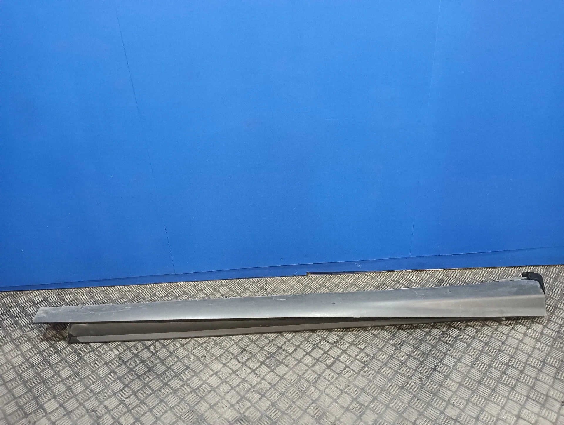 Talonera Derecha para Ford Focus Lim. (Cb8)