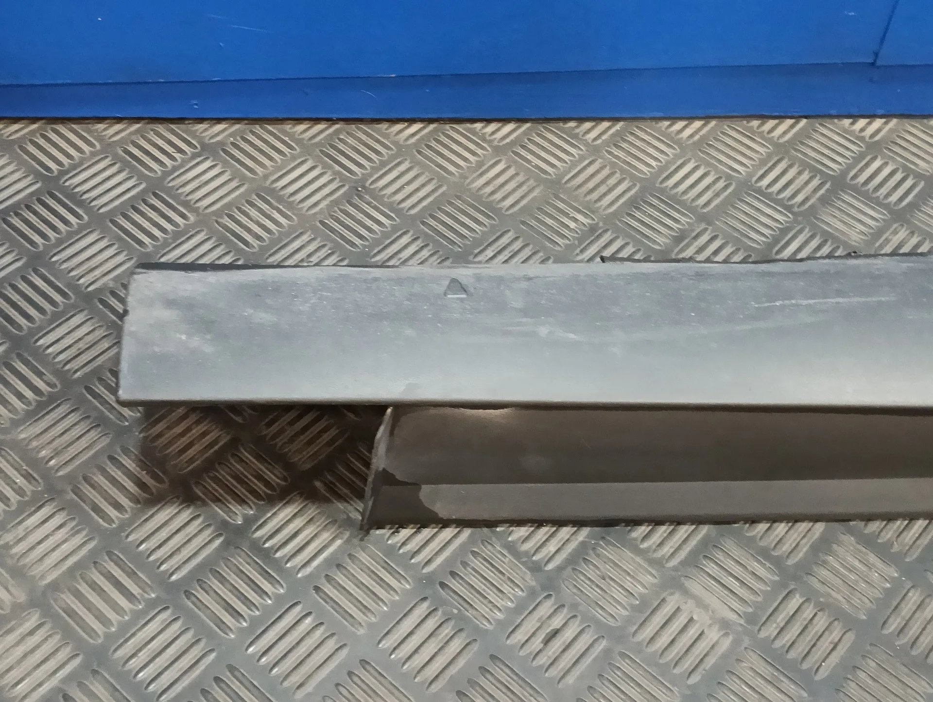 Talonera Derecha para Ford Focus Lim. (Cb8)
