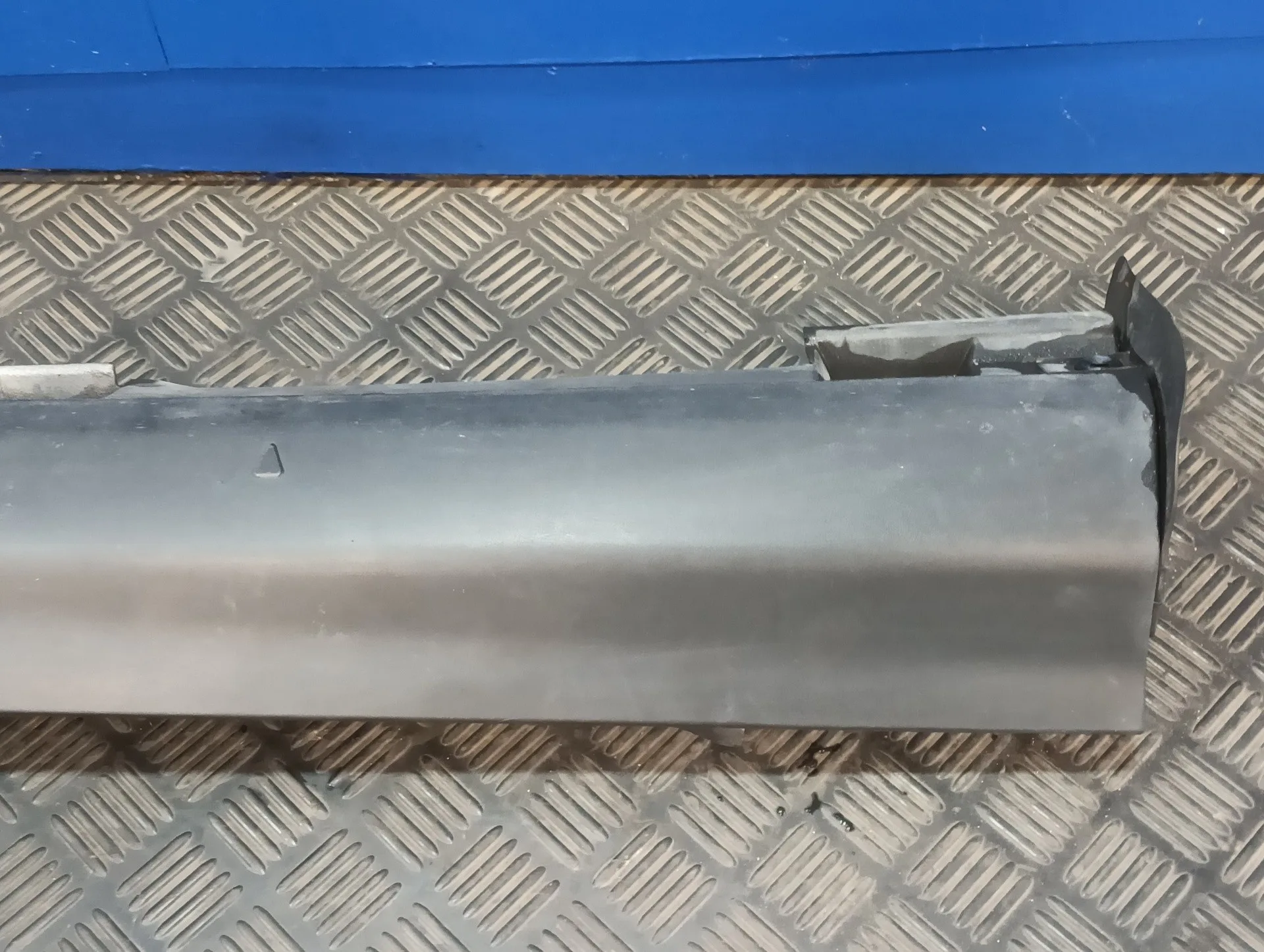 Talonera Derecha para Ford Focus Lim. (Cb8)