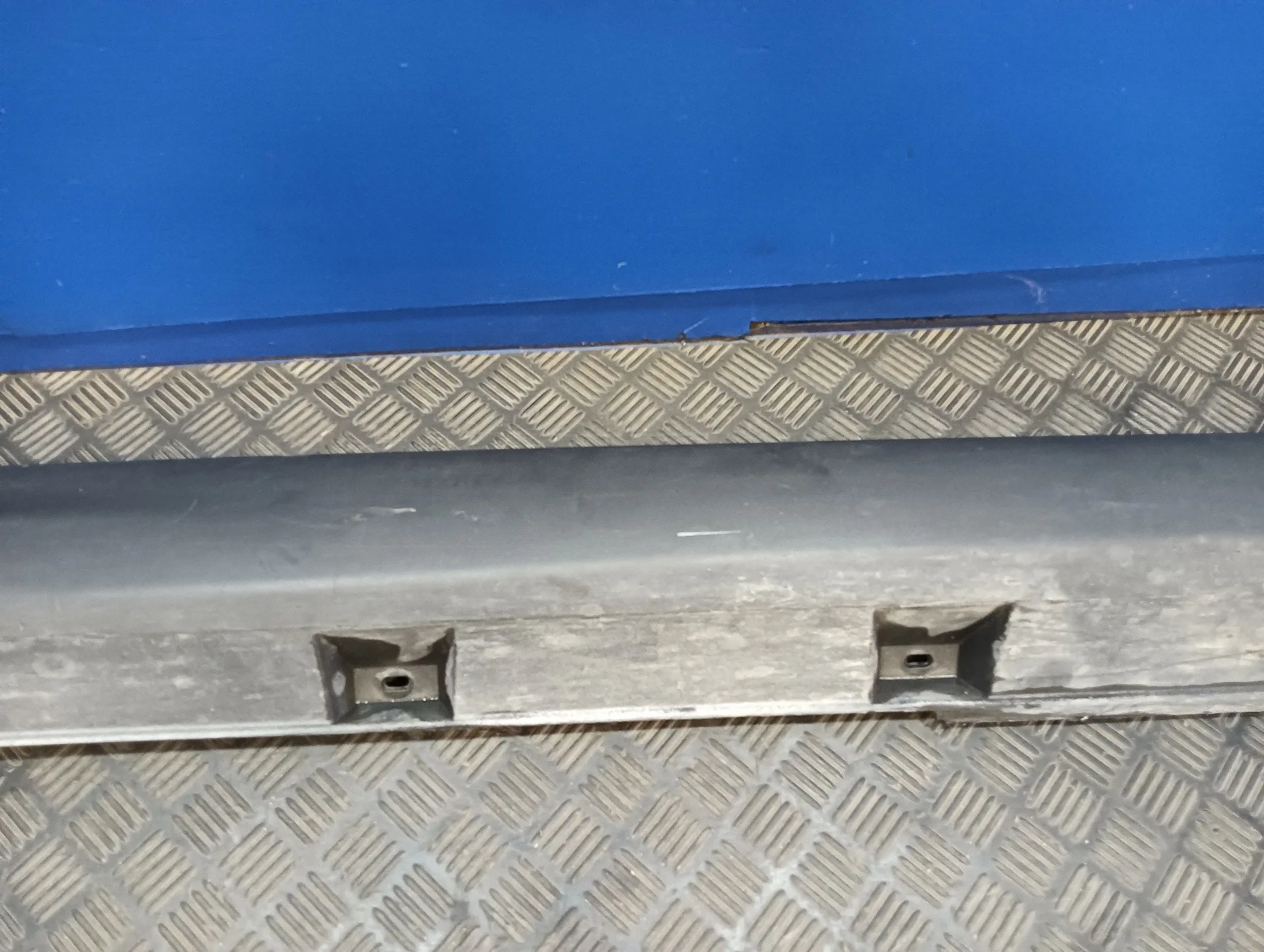 Talonera Derecha para Ford Focus Lim. (Cb8)
