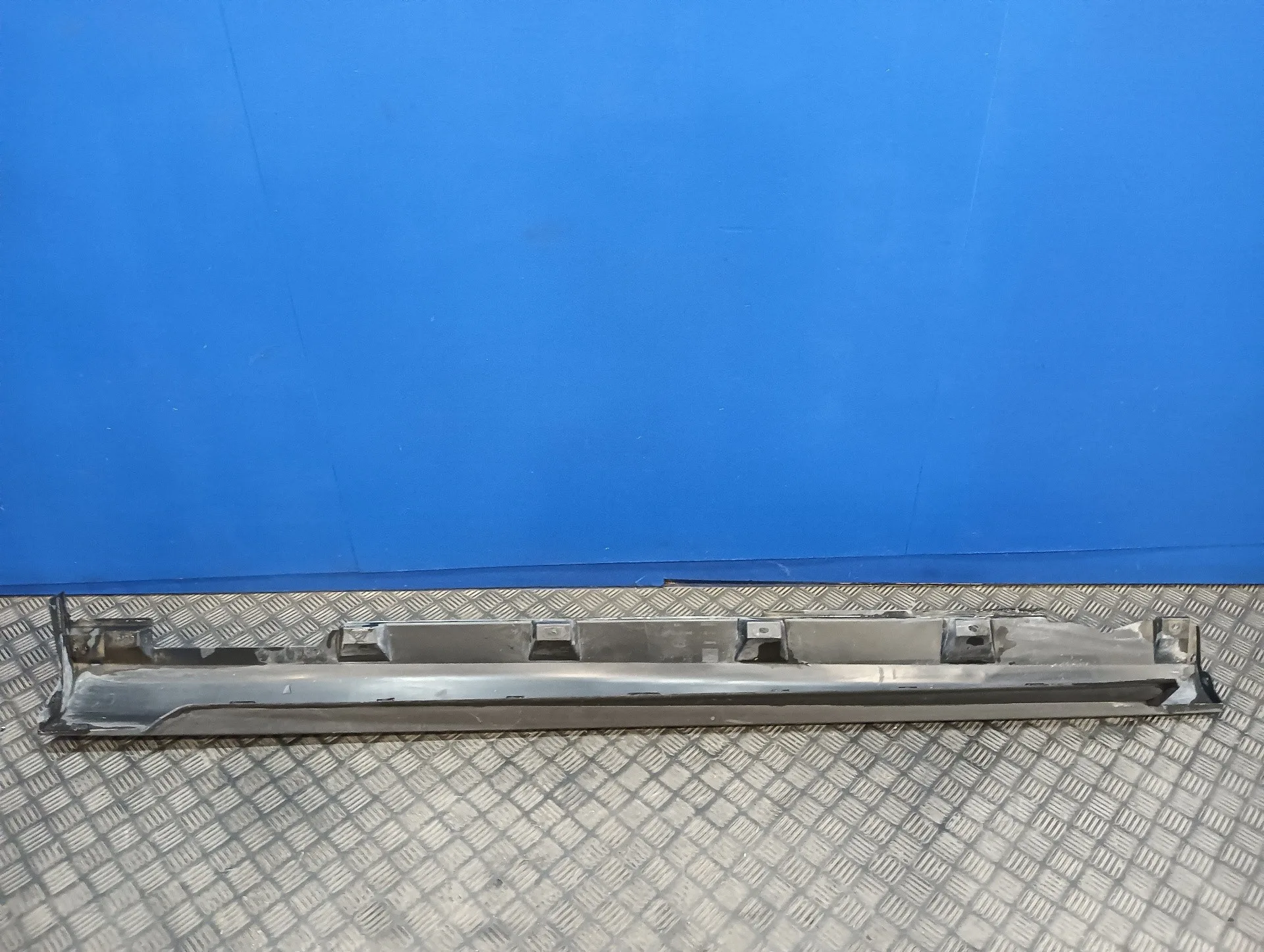 Talonera Derecha para Ford Focus Lim. (Cb8)