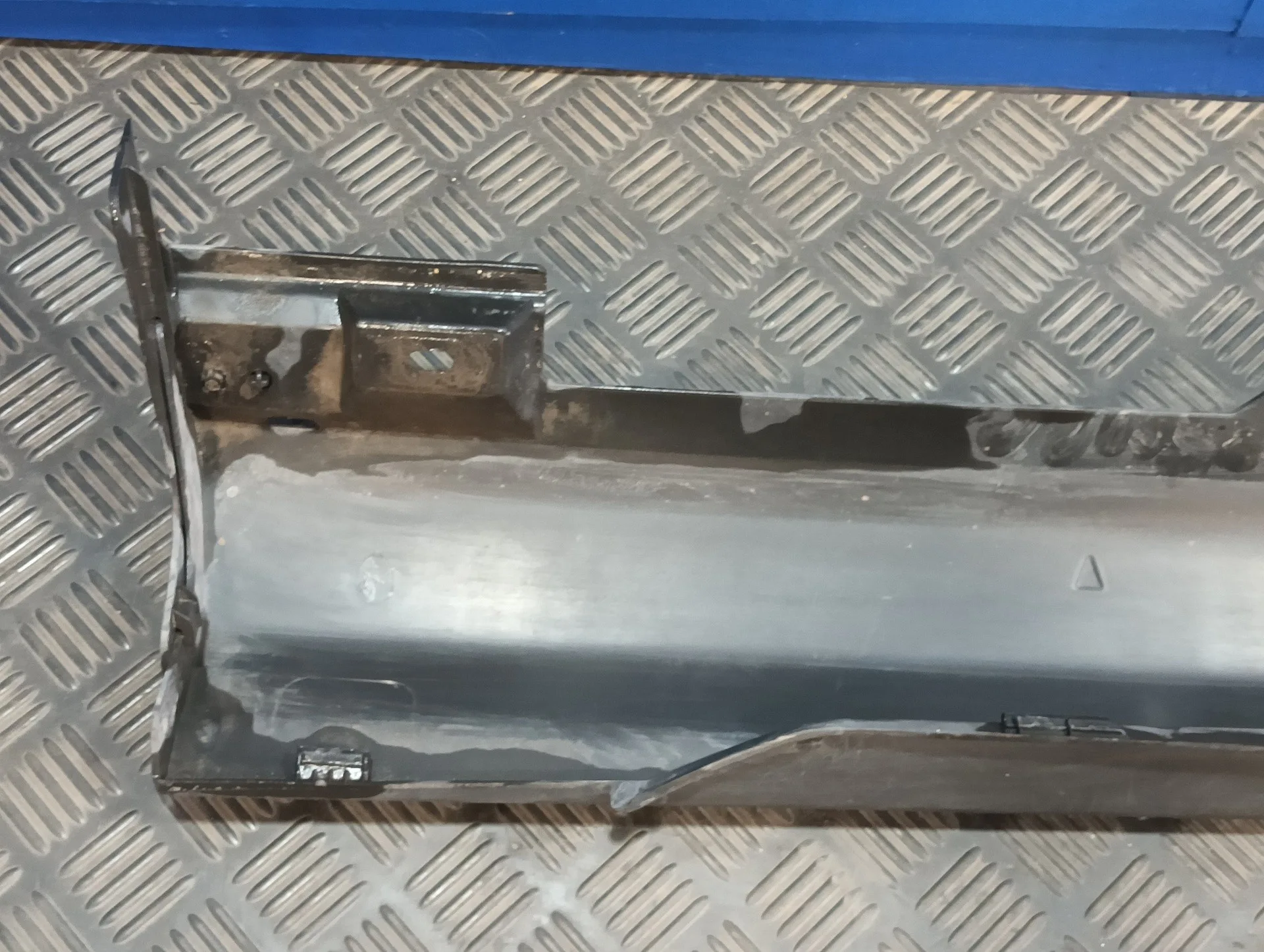 Talonera Derecha para Ford Focus Lim. (Cb8)