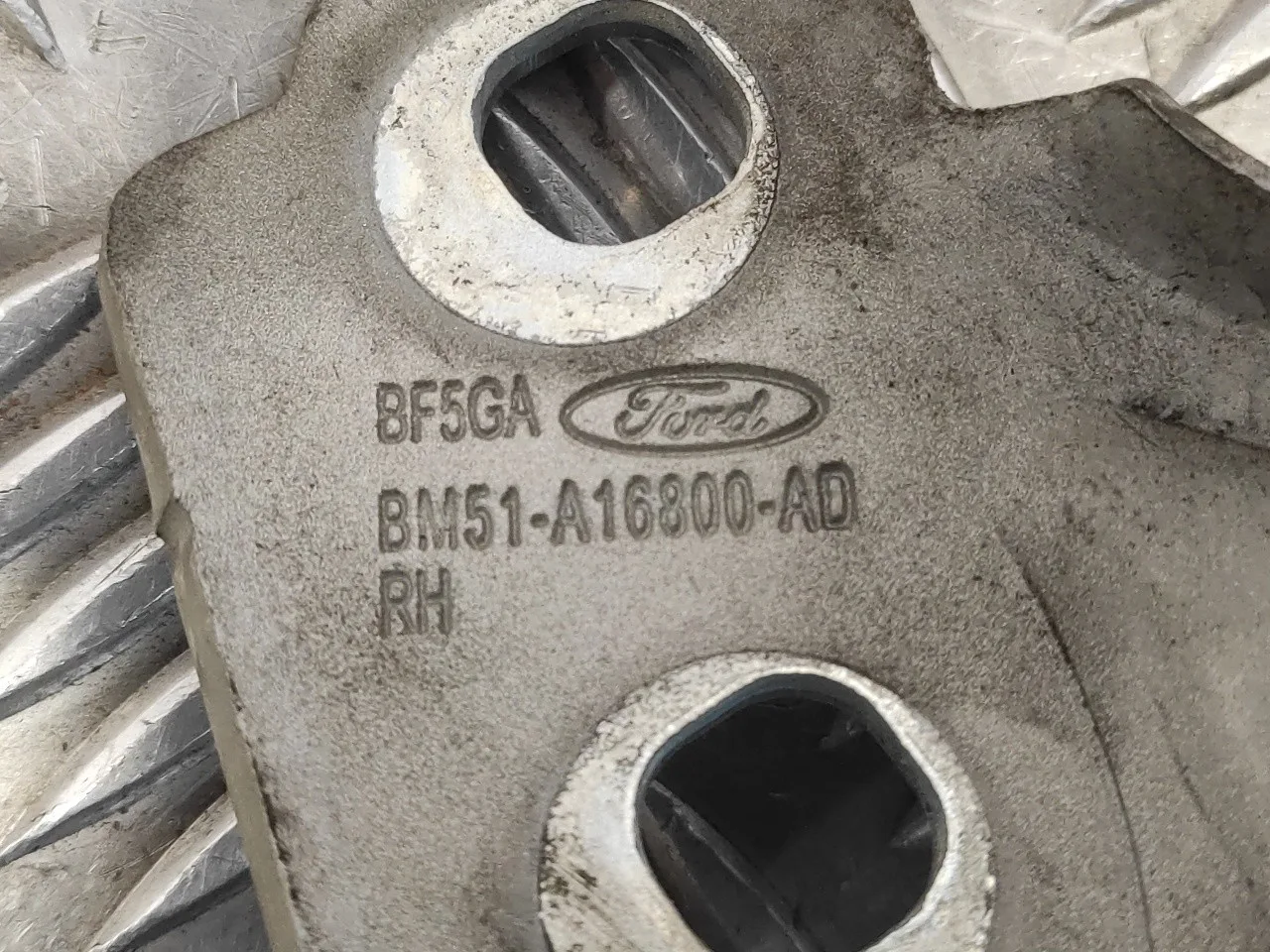 Visagra Capo para Ford Focus Lim. (Cb8)