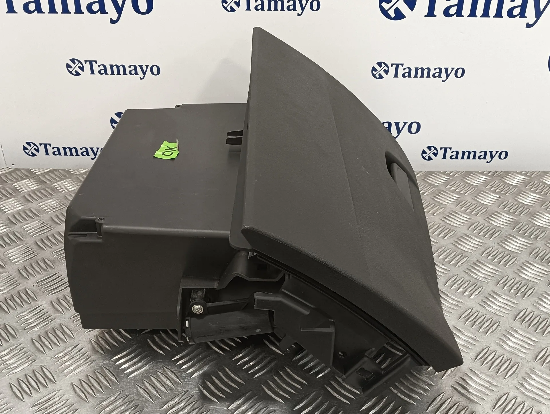 Guantera para Ford Focus Lim. (Cb8)