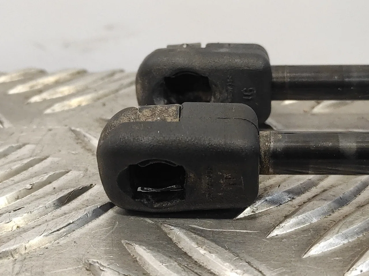 Amortiguadores Maletero / Porton para Ford Fiesta (Cb1)