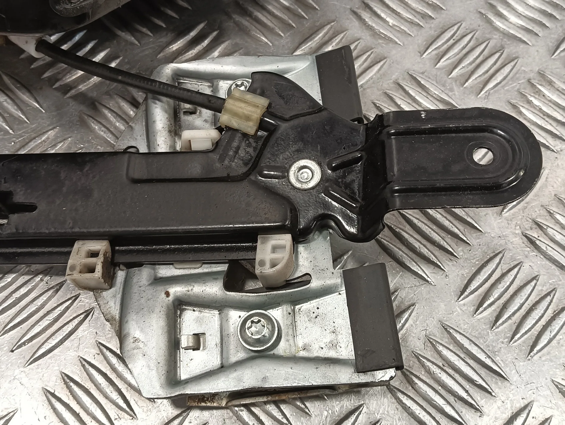 Elevalunas Trasero Derecho para Seat Leon (1P1)