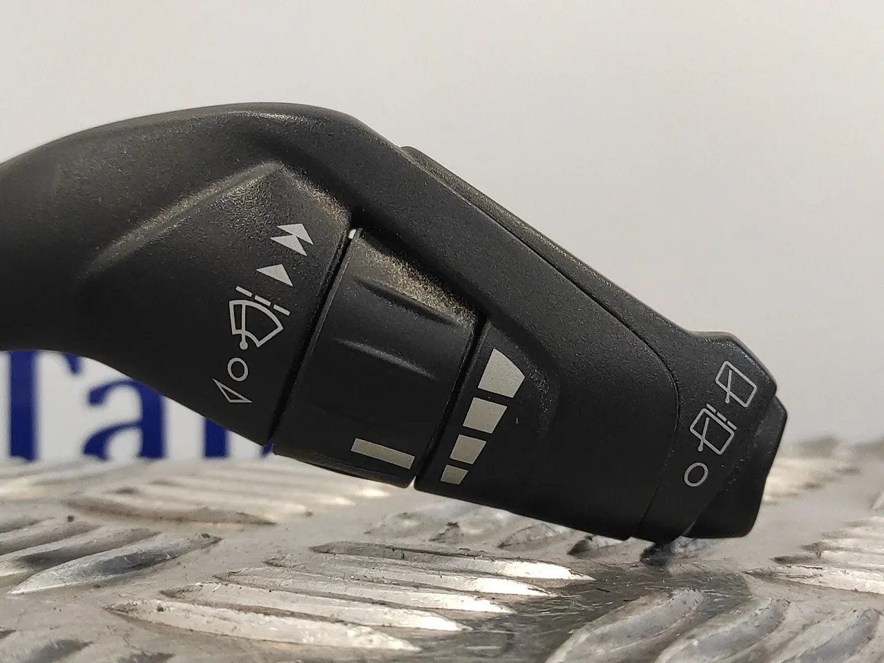 Mando Limpia para Ford Focus Lim. (Cb8)
