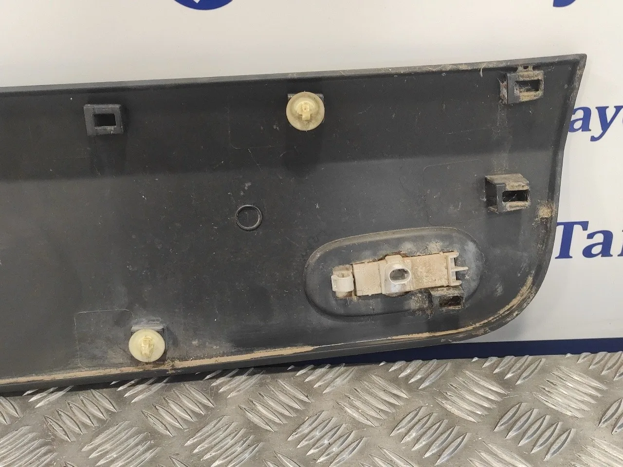 Faldon Lateral para Mercedes-Benz Sprinter Ii James Cook (906)
