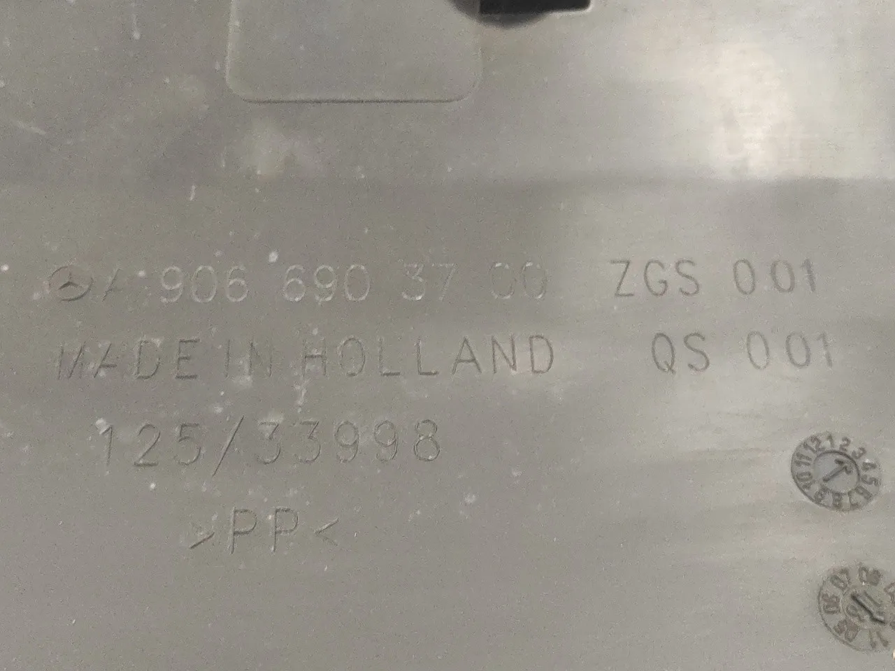 Faldon Lateral para Mercedes-Benz Sprinter Ii James Cook (906)