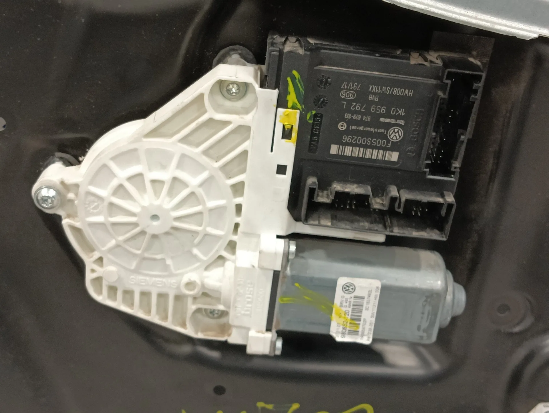 Elevalunas Delantero Derecho para Volkswagen Passat Variant (3C5)