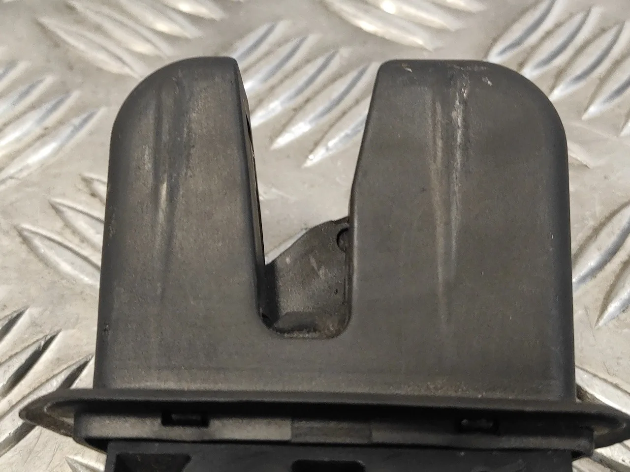 Cerradura Maletero / Porton para Volkswagen Passat Berlina (3C2)