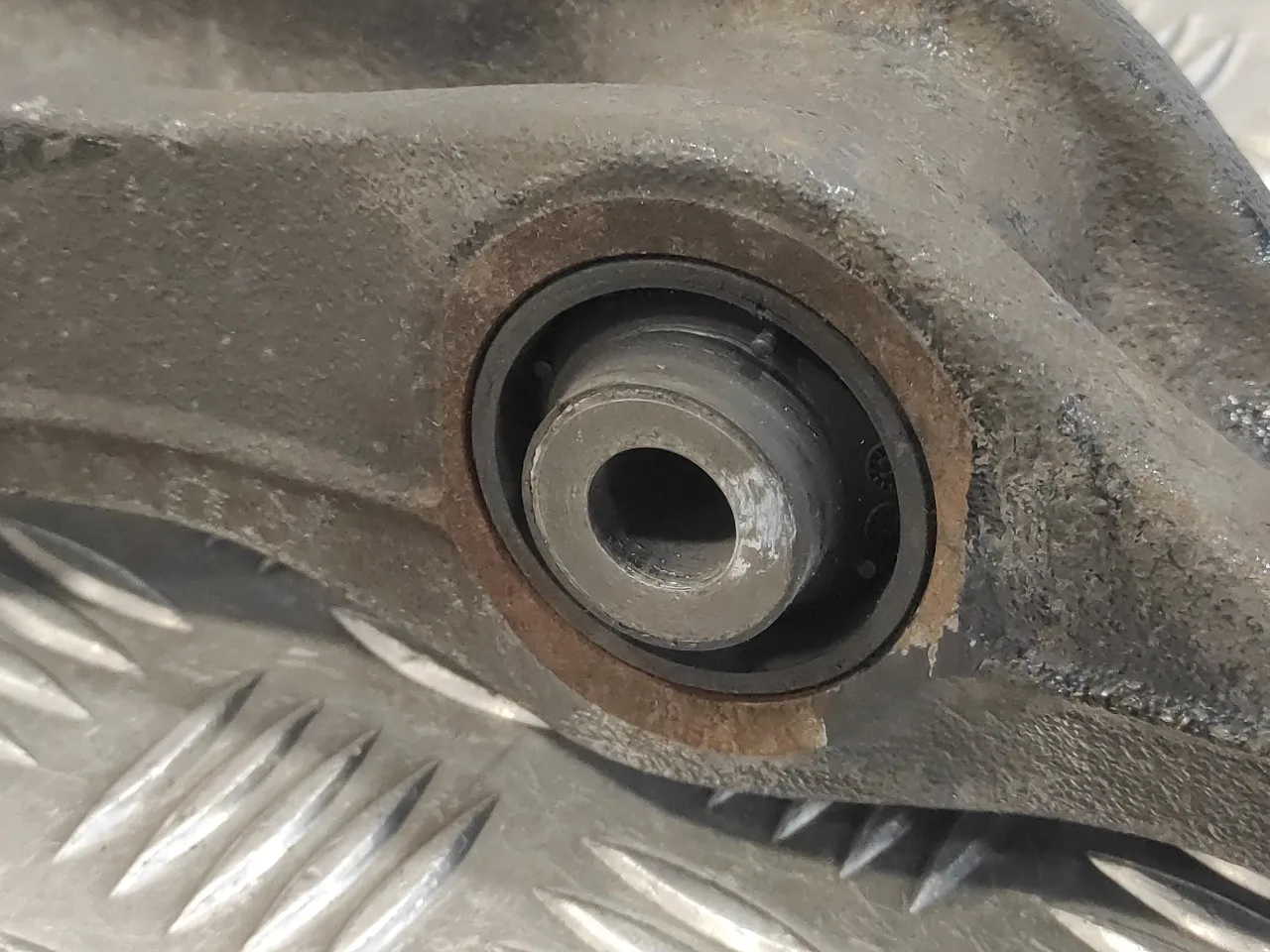Brazo Suspension Inferior Delantero Izquierdo para Volkswagen Touareg (7L6)