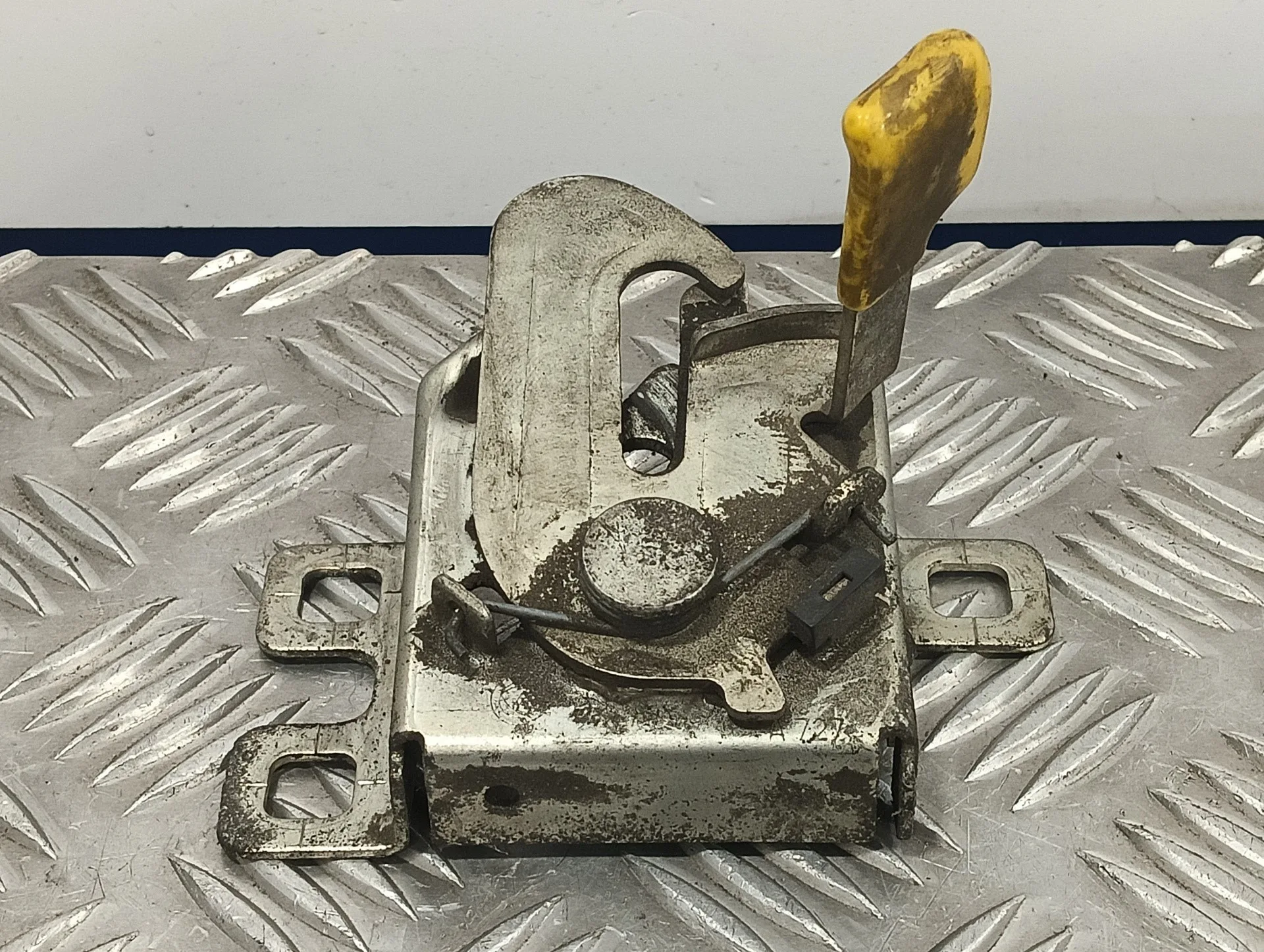 Cerradura Capot para Fiat Bravo (198)