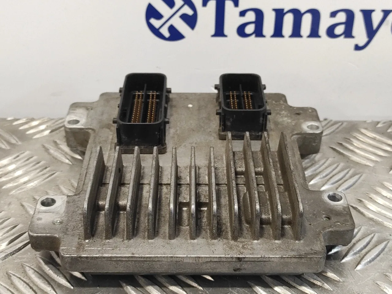 Centralita Motor Uce para Opel Astra J Lim.