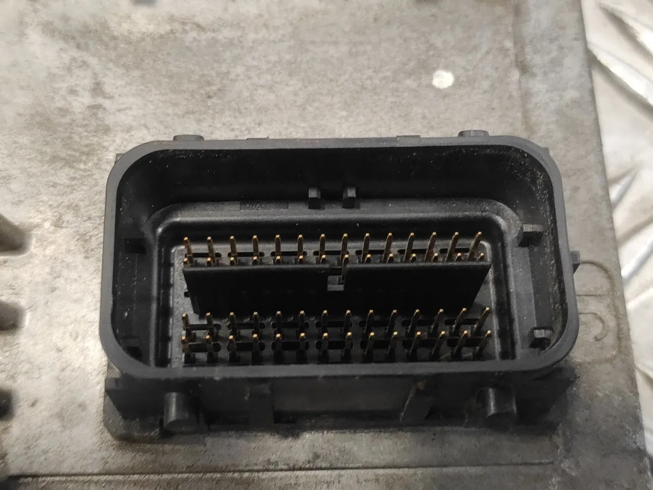Centralita Motor Uce para Opel Astra J Lim.